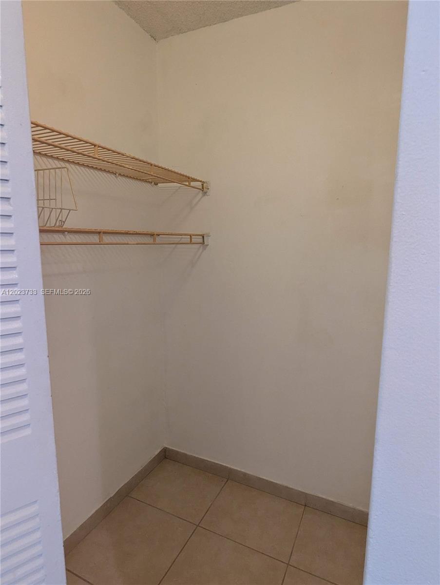 WINDWOOD CONDO - Residential Lease