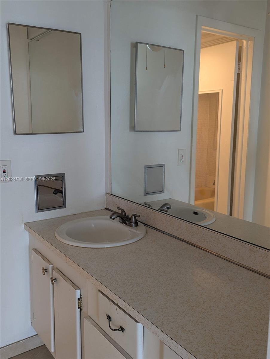 WINDWOOD CONDO - Residential Lease