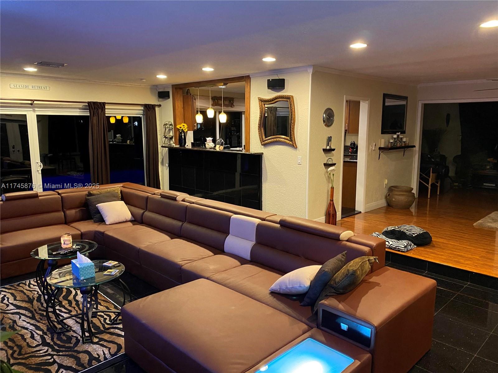 BISCAYNE POINT - Residential