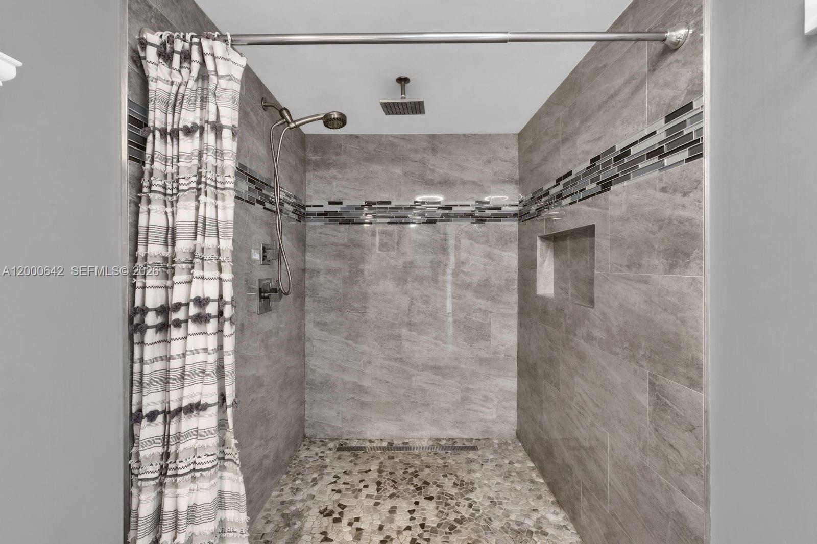 POLYNESIAN VILLAS CONDOMI - Residential