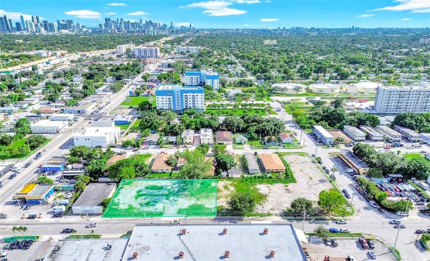 Rare opportunity to acquire 28,600 SF of industrial land in Miami's Little River. The property is ideal for industrial developments, small and Large bays, or Industrial outdoor storage (IOS). The Efficient layout and multiple access points can easily accommodate sports and entertainment uses such as Padel Tennis, Soccer, or other activities.