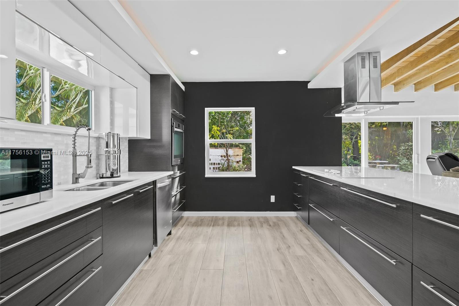 836 SW 18th Ct