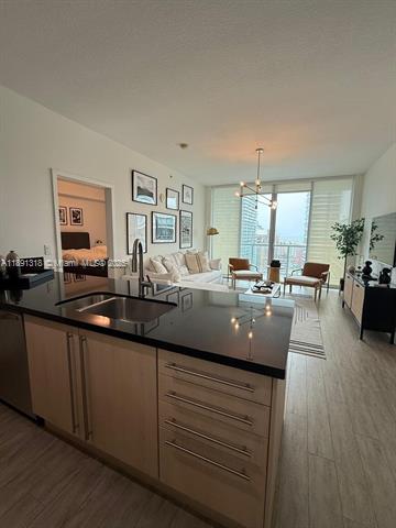 1111 SW 1st Ave UPH4017-