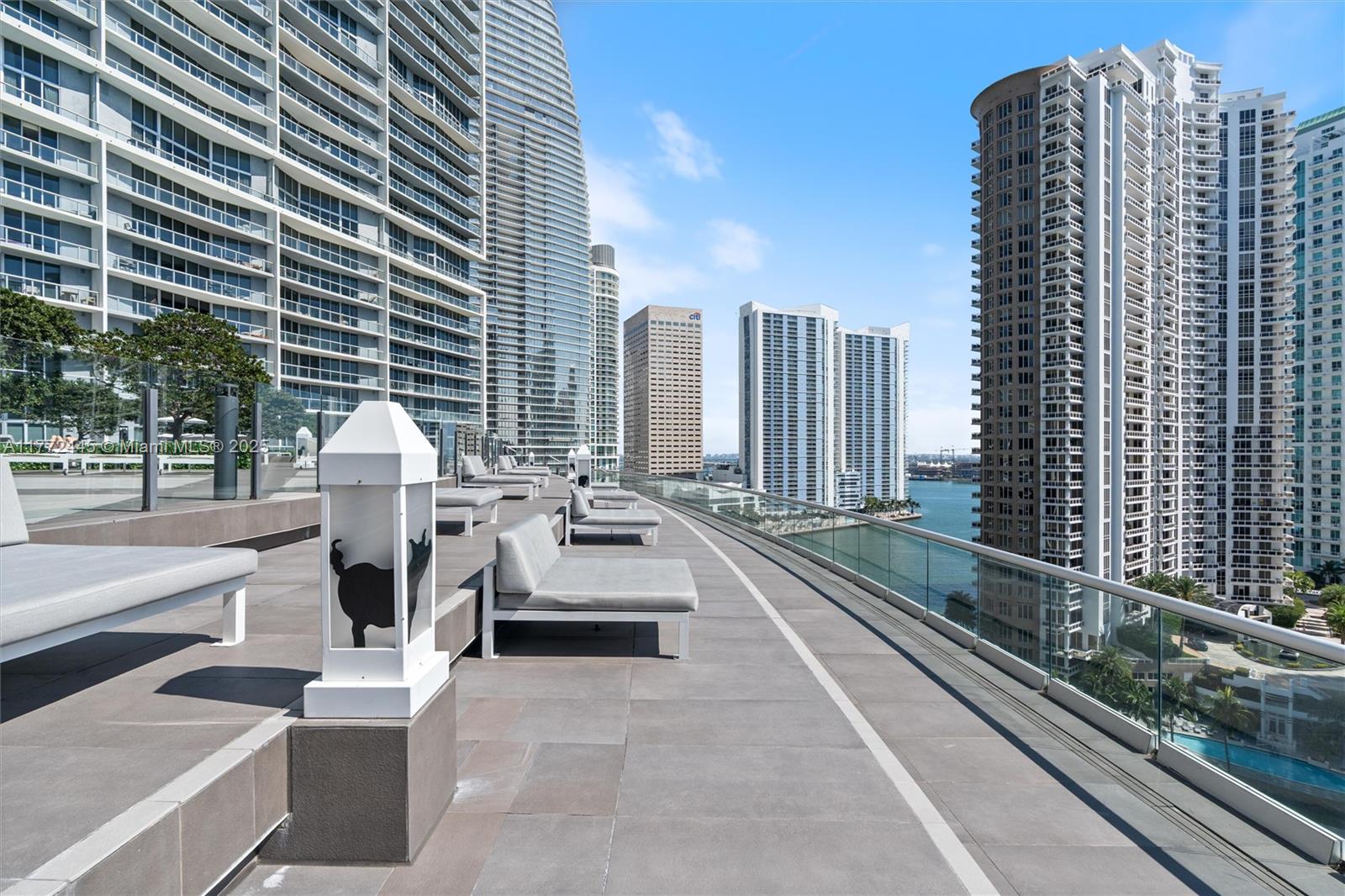 ICON BRICKELL NO TWO - Residential