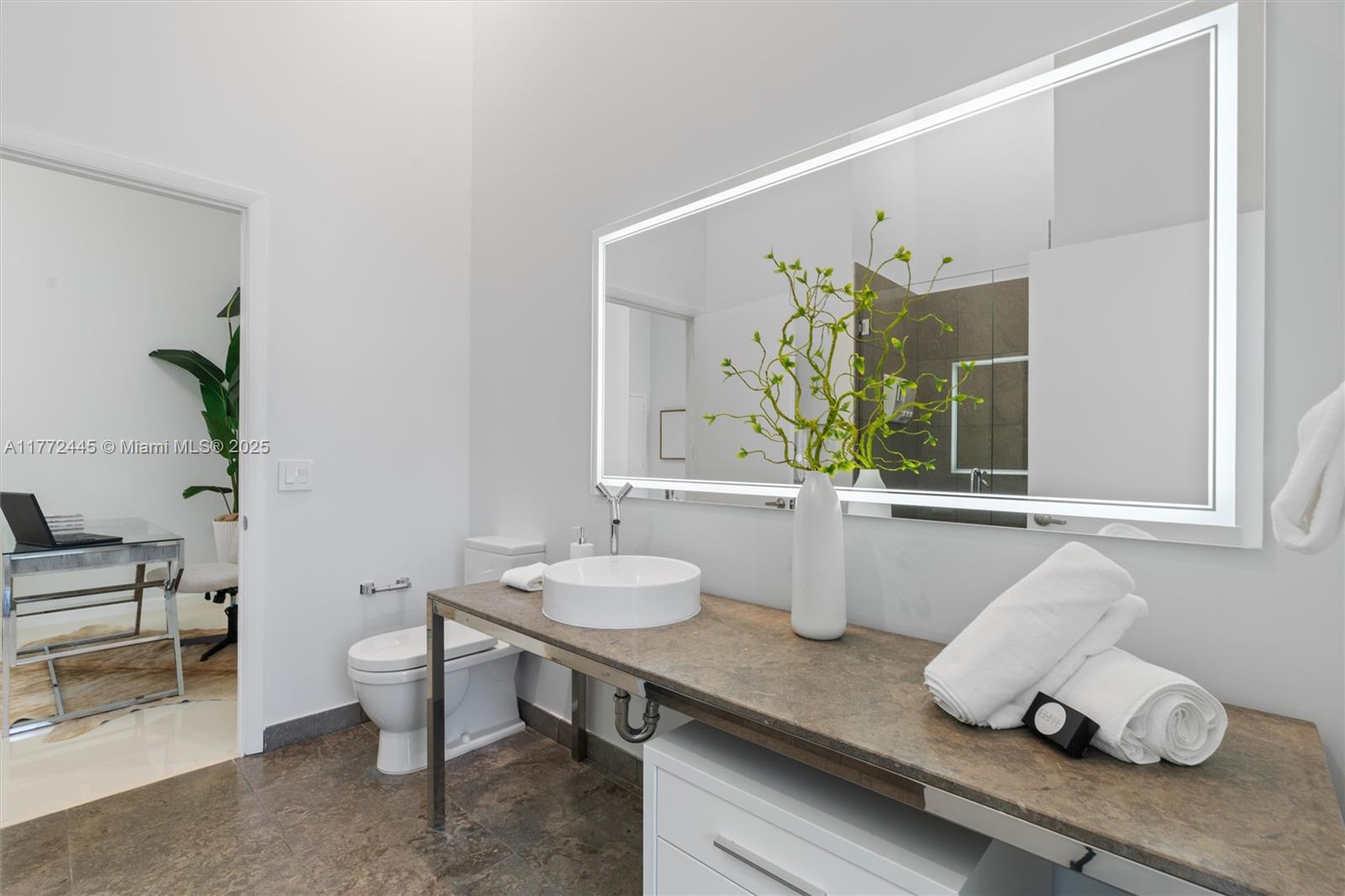 ICON BRICKELL NO TWO - Residential