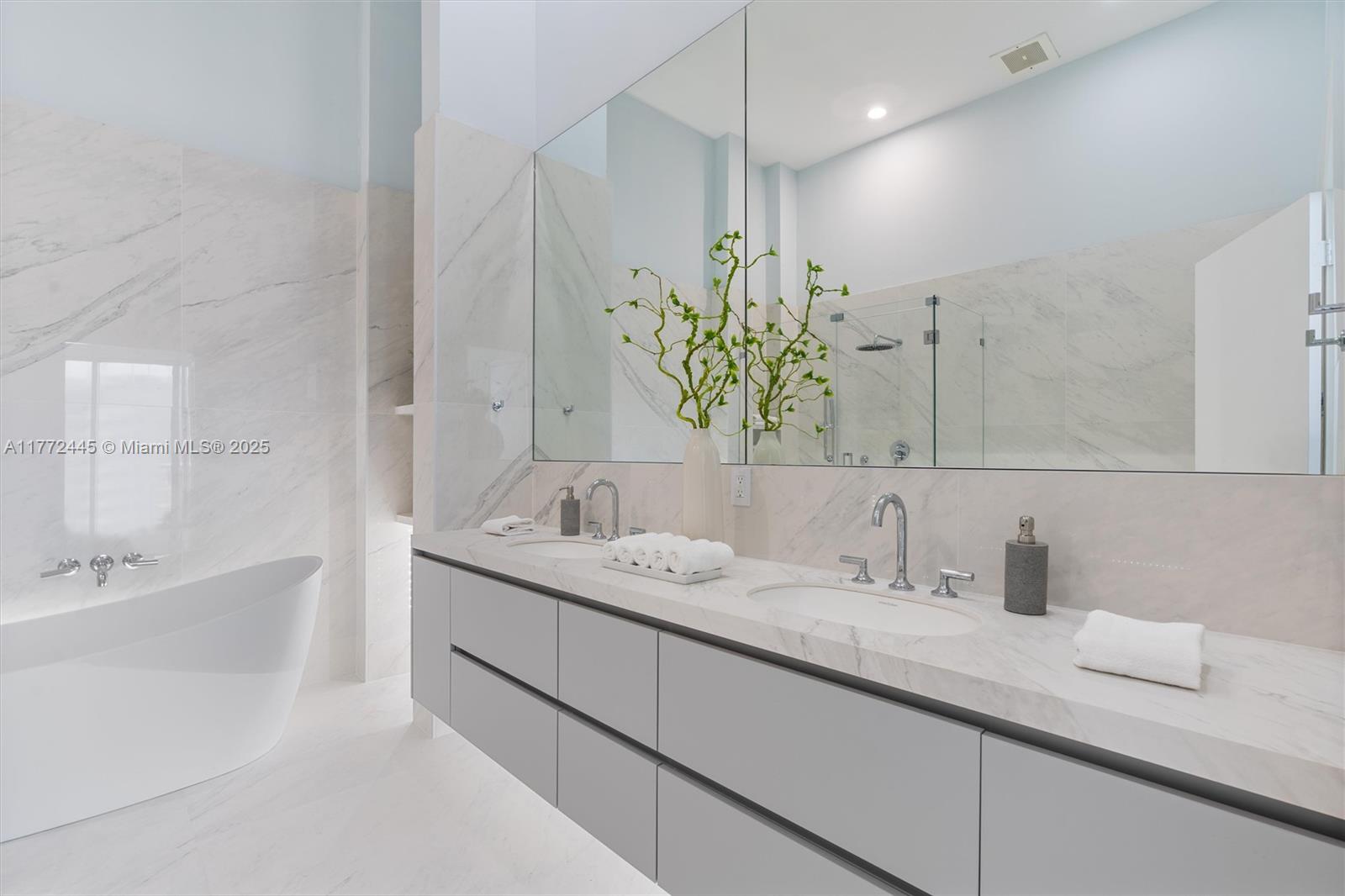 ICON BRICKELL NO TWO - Residential