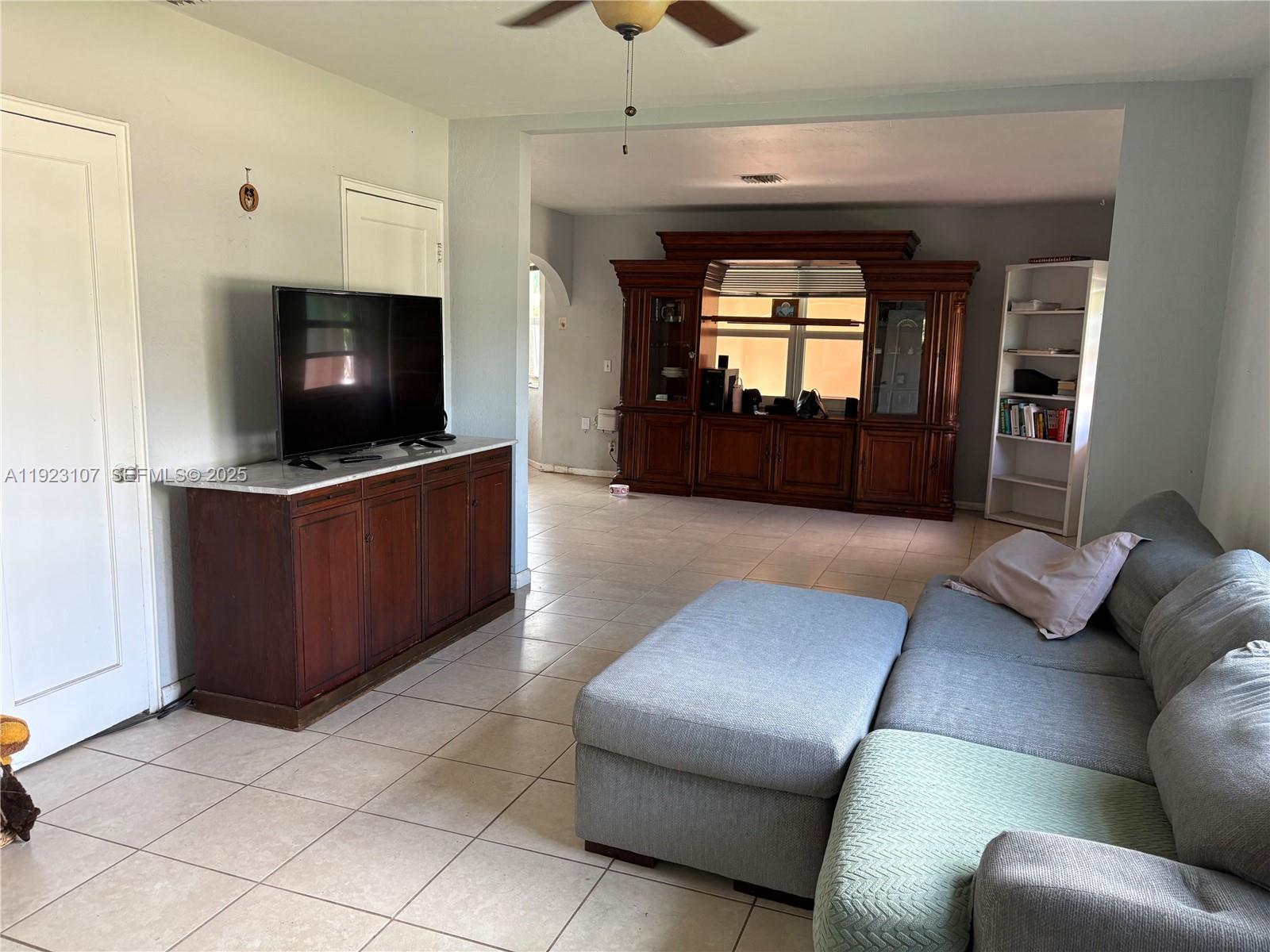 SOUTH HOLLYWOOD AMD PLAT - Residential