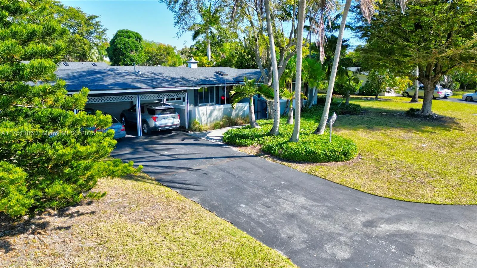 Miami, Florida 33176, United States, 4 Bedrooms Bedrooms, ,2 BathroomsBathrooms,Residential,Active,82087