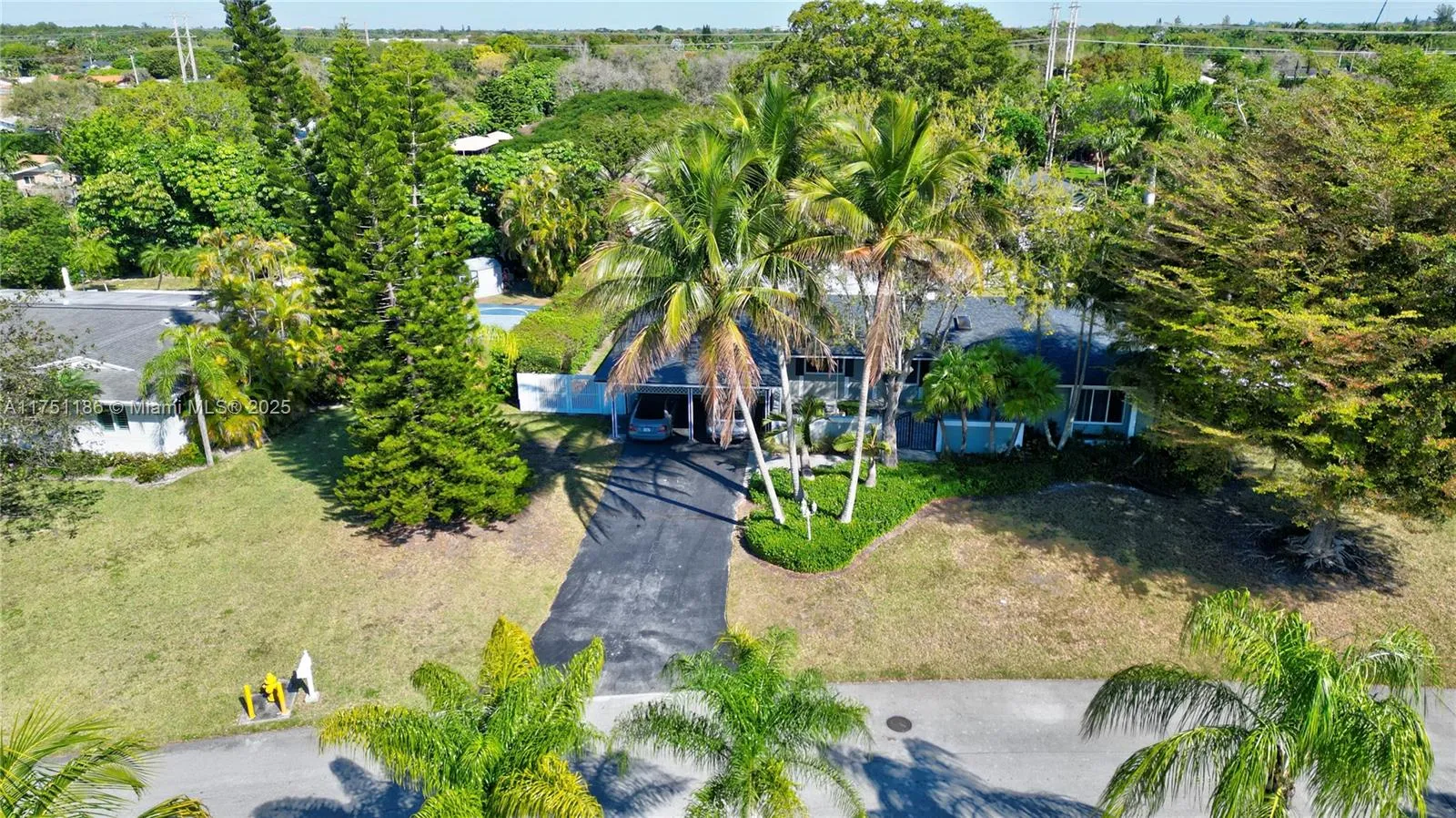 Miami, Florida 33176, United States, 4 Bedrooms Bedrooms, ,2 BathroomsBathrooms,Residential,Active,82087