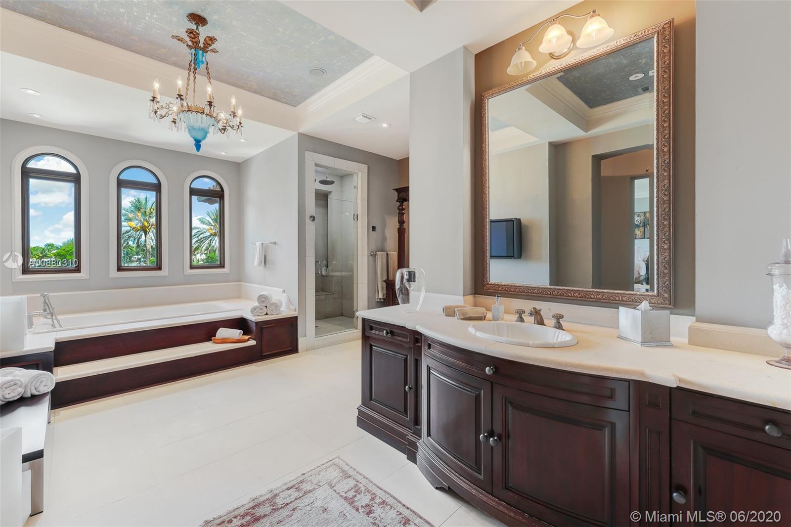 HAMMOCK LAKE - Residential