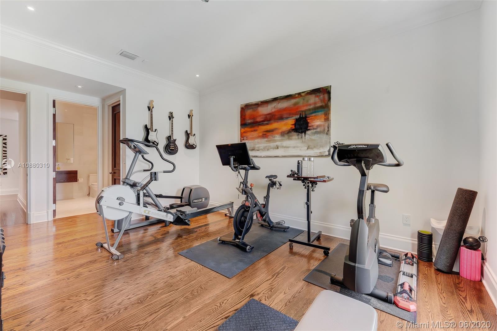 HAMMOCK LAKE - Residential