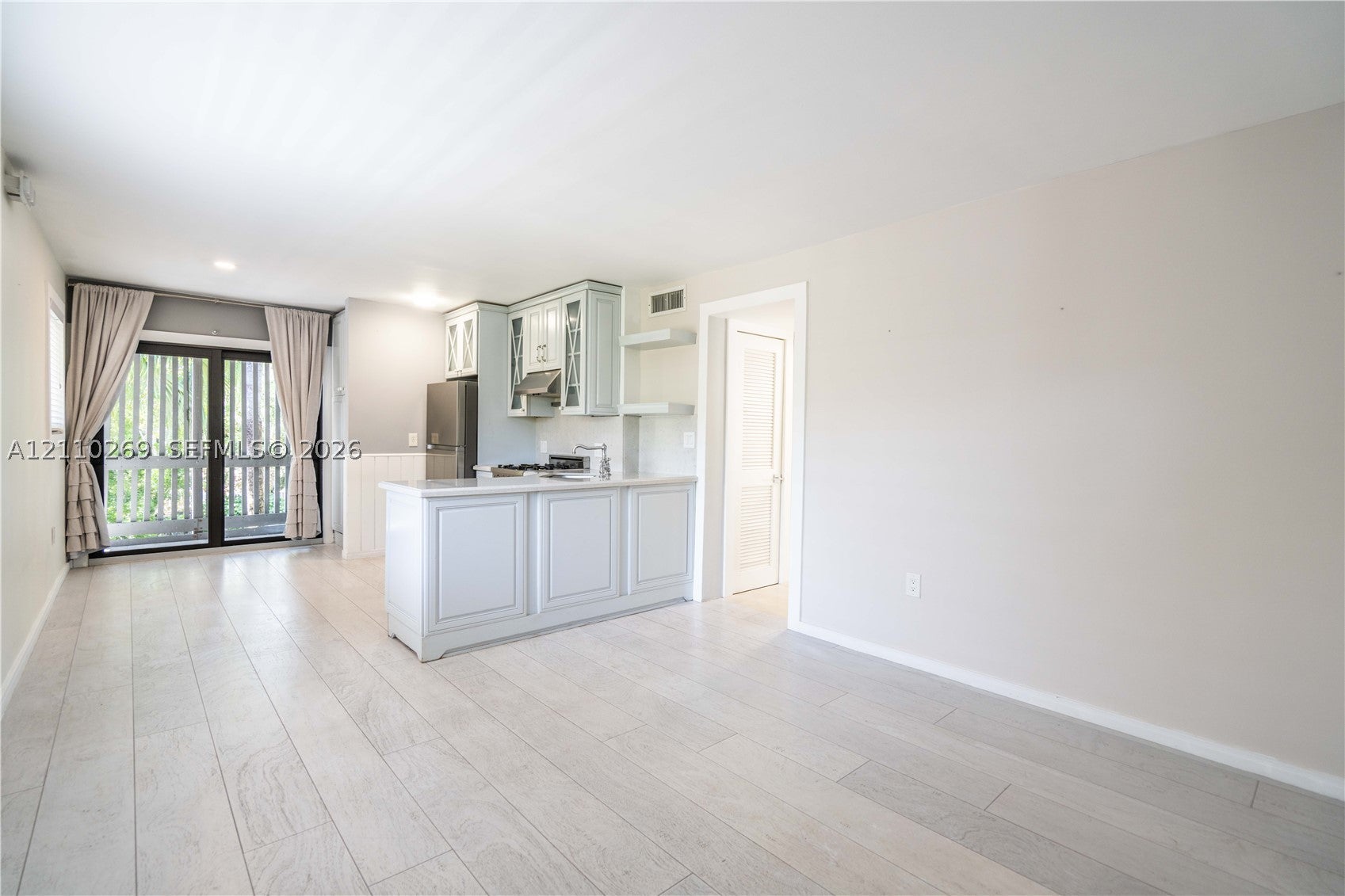 3265 Virginia St 14