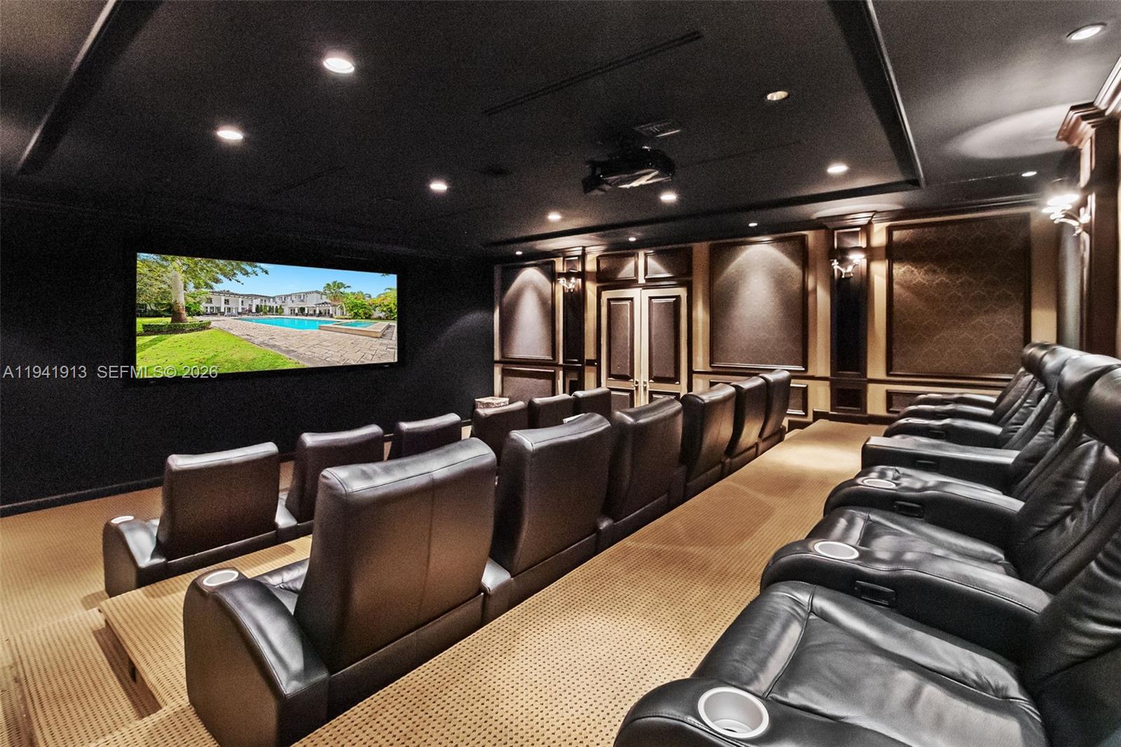 TOWN & RANCH ESTS - Residential