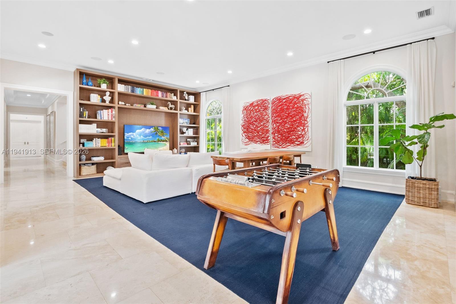 TOWN & RANCH ESTS - Residential