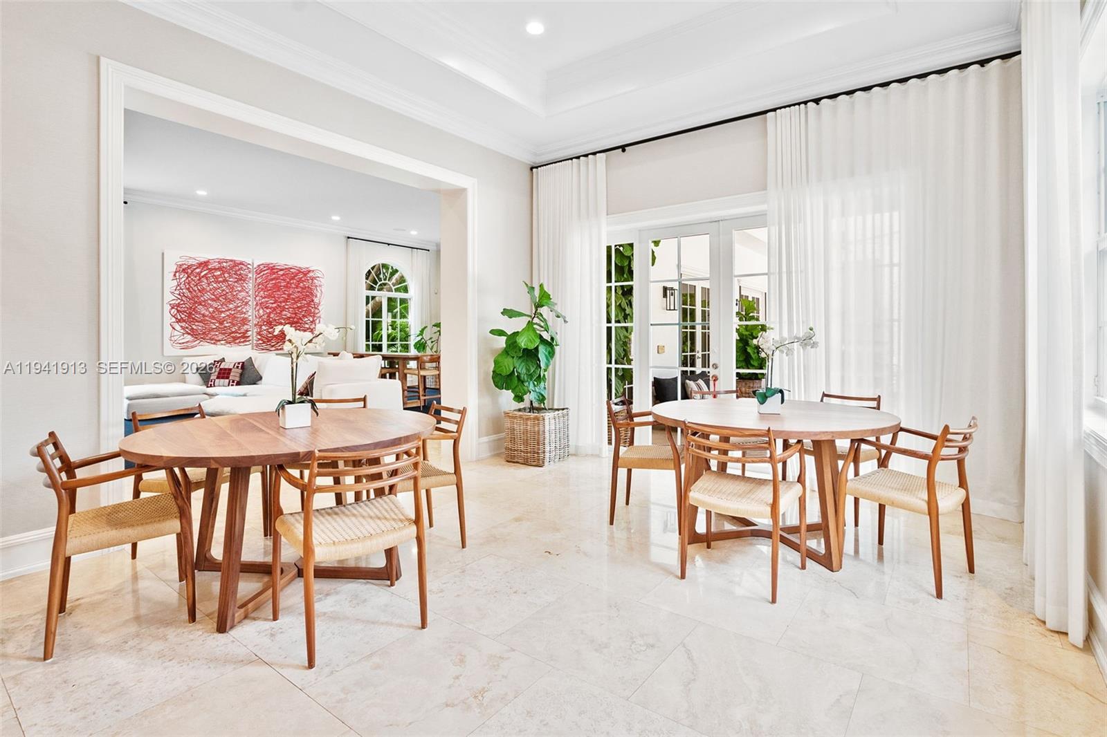 TOWN & RANCH ESTS - Residential