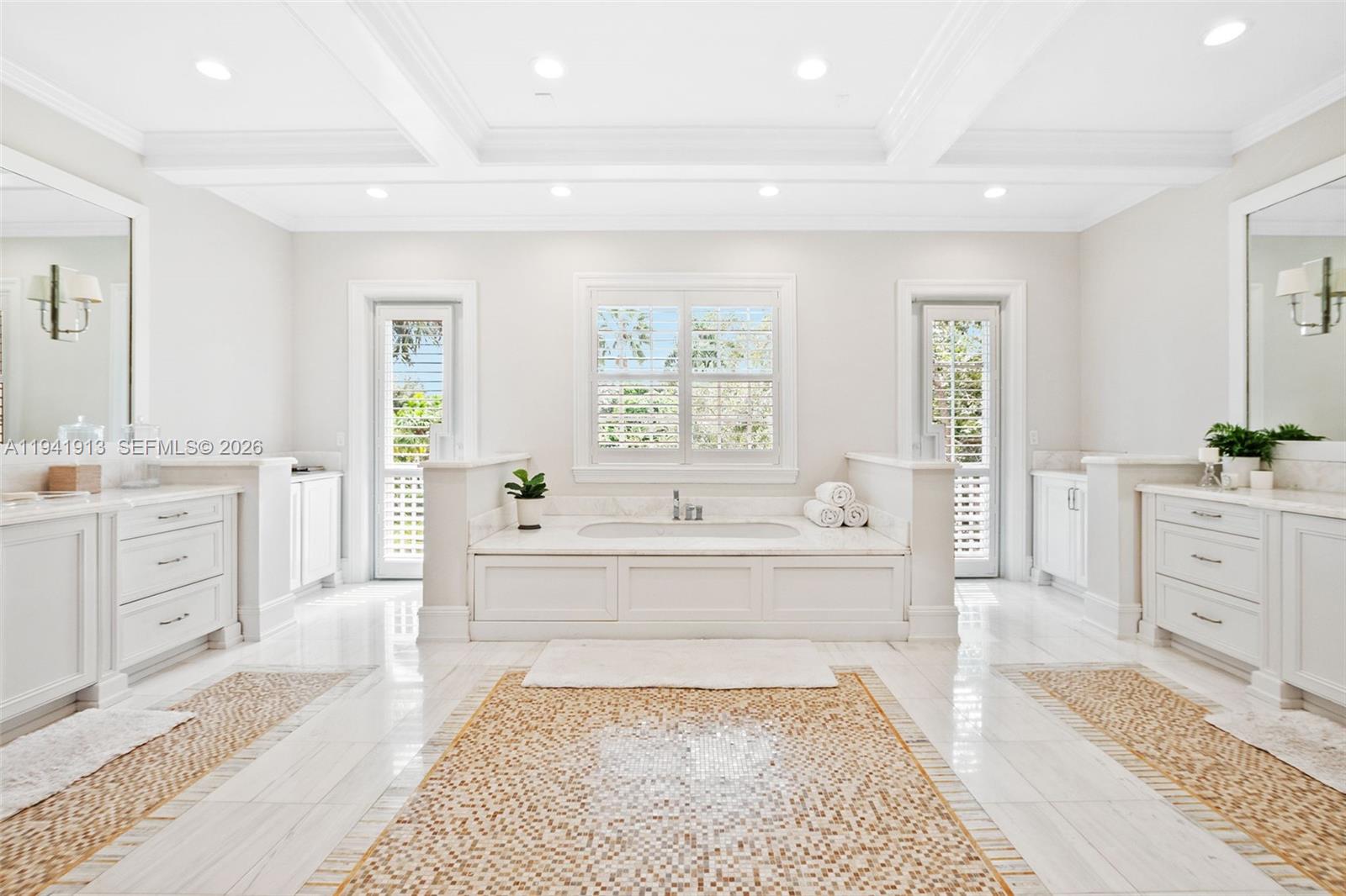 TOWN & RANCH ESTS - Residential