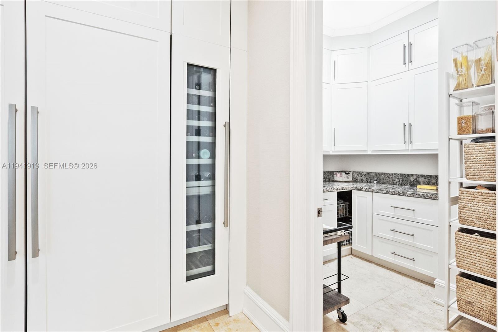 TOWN & RANCH ESTS - Residential