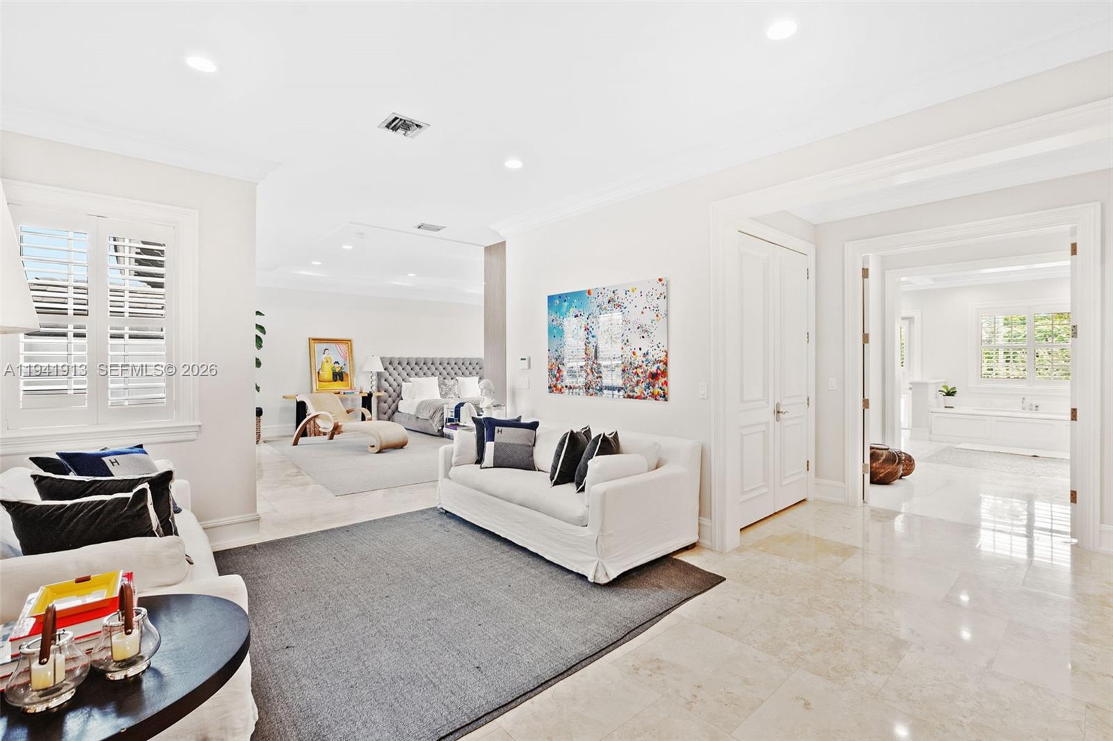 TOWN & RANCH ESTS - Residential