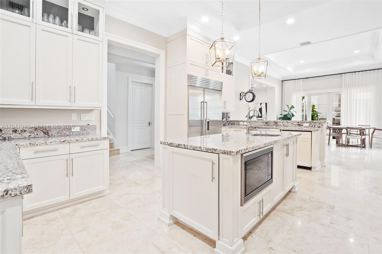 TOWN & RANCH ESTS - Residential