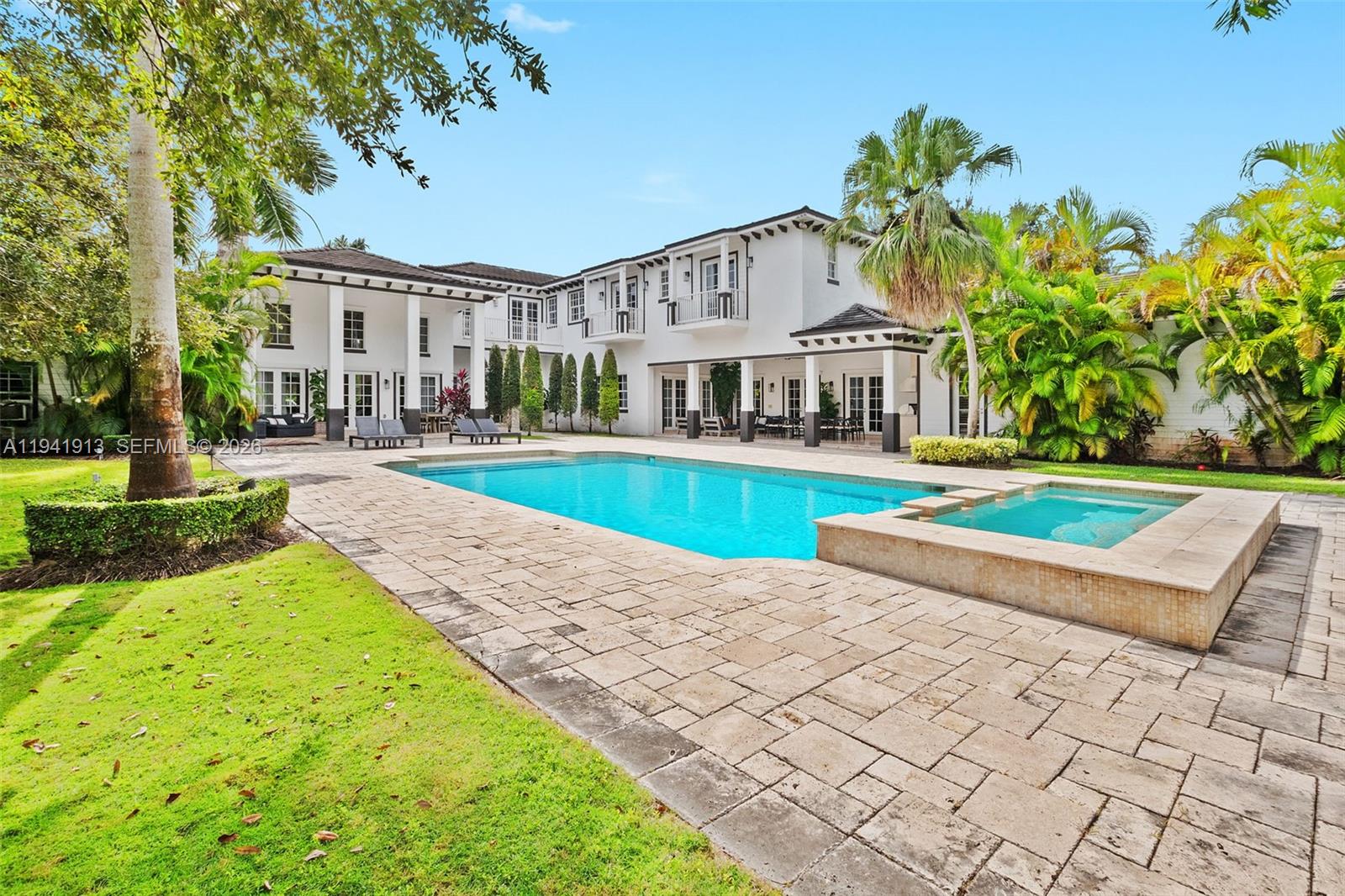 TOWN & RANCH ESTS - Residential