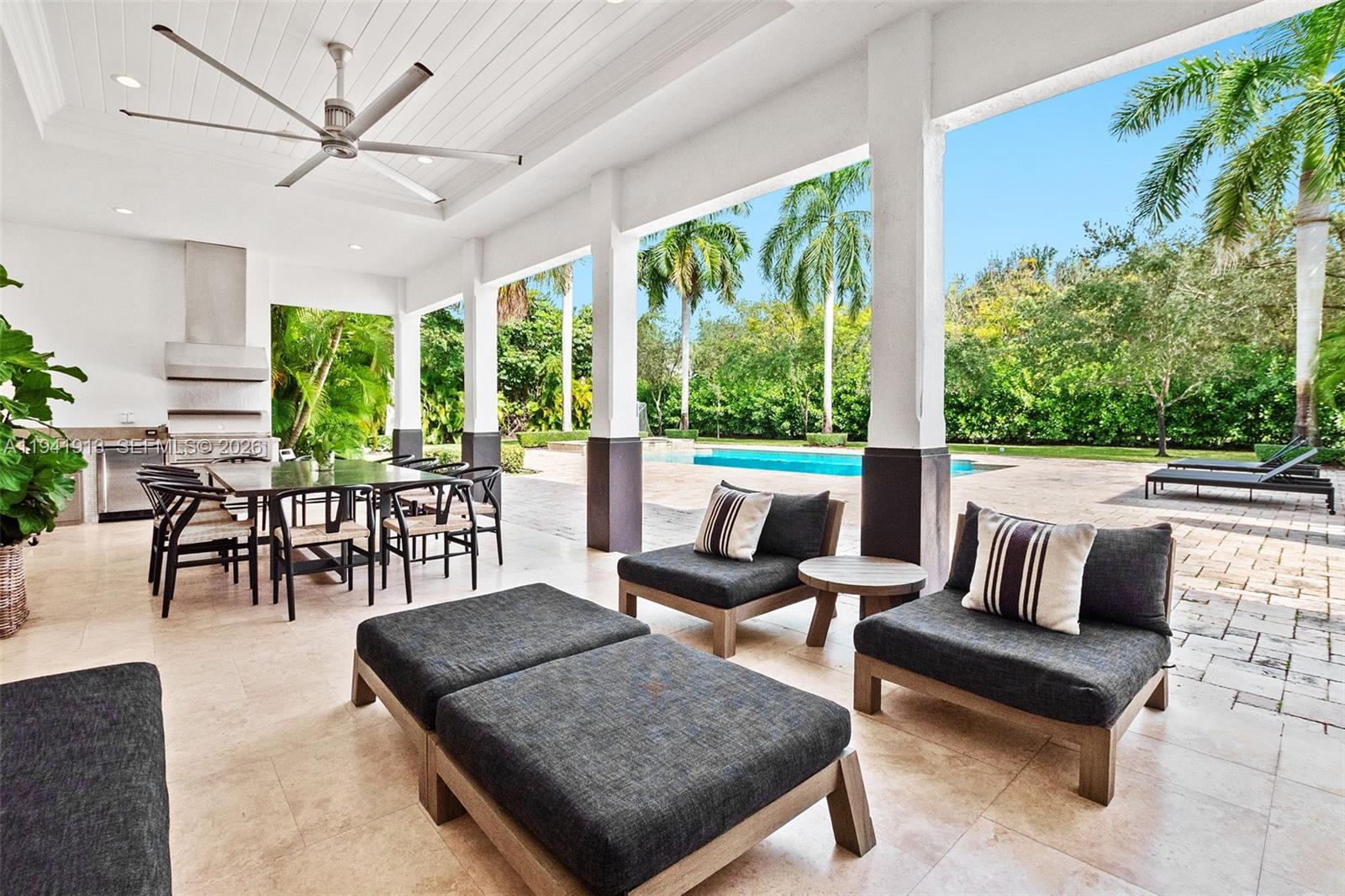 TOWN & RANCH ESTS - Residential