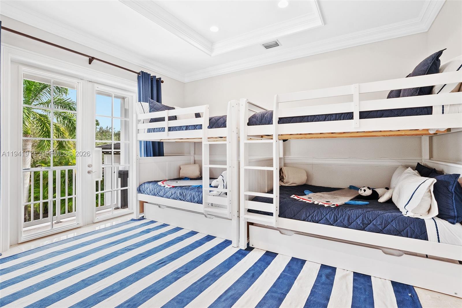 TOWN & RANCH ESTS - Residential