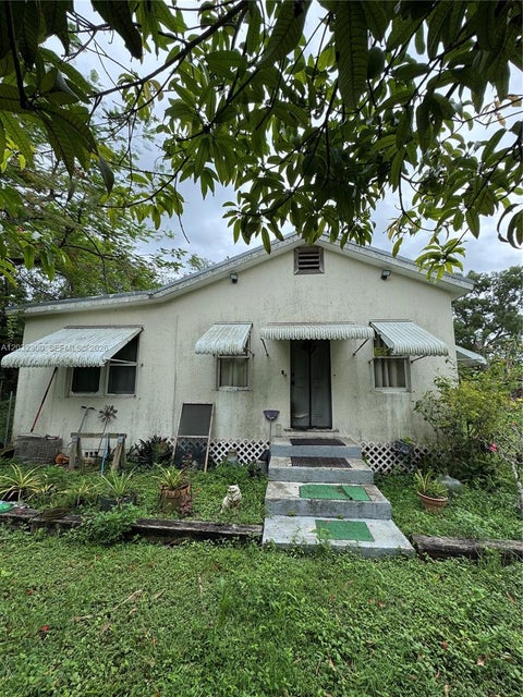 Photo of 20300 SW 344th St, Homestead, FL 33034 (MLS # A12032300)