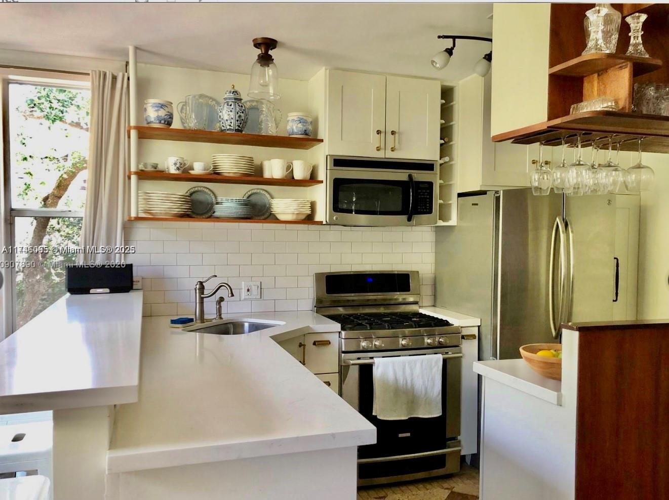 Rental Property at 3025 Virginia St 9, Coconut Grove, Broward County, Florida - Bedrooms: 2 
Bathrooms: 3  - $4,750 MO.