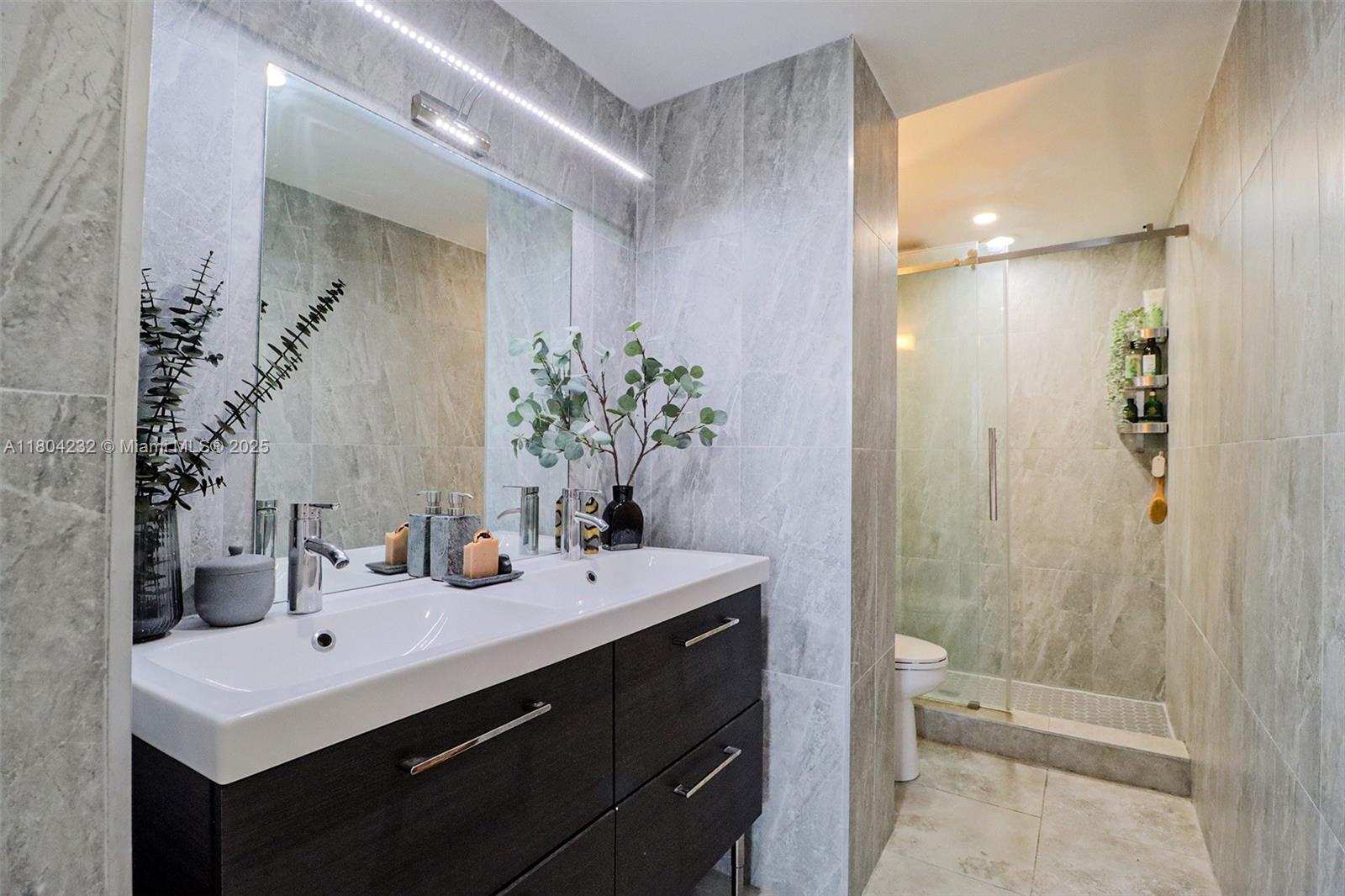 HILLCREST EAST NO 25 COND - Residential