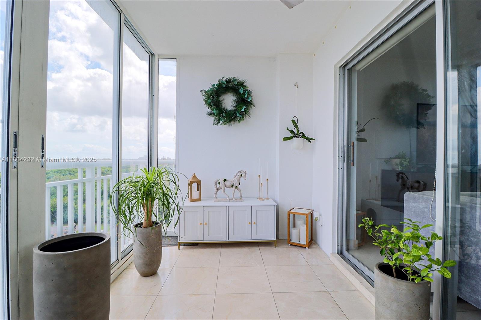 HILLCREST EAST NO 25 COND - Residential