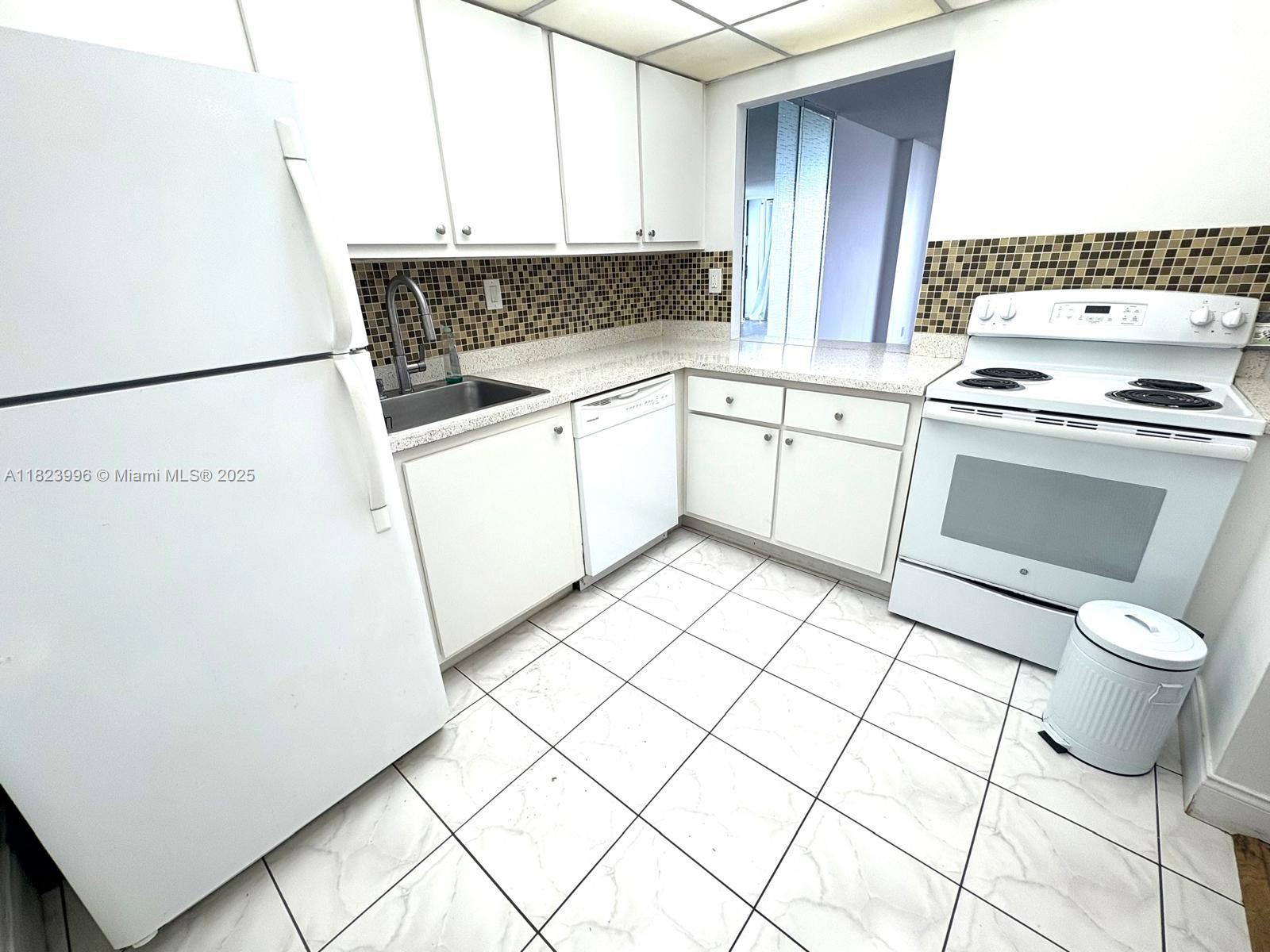 OCEANVIEW PARK CONDO - Residential Lease