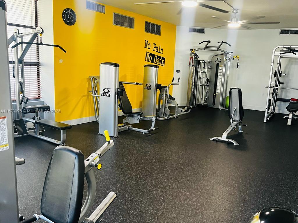 OCEANVIEW PARK CONDO - Residential Lease