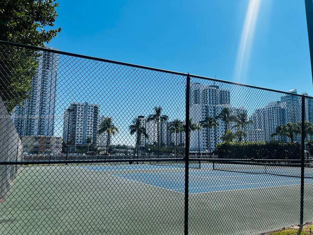 OCEANVIEW PARK CONDO - Residential Lease