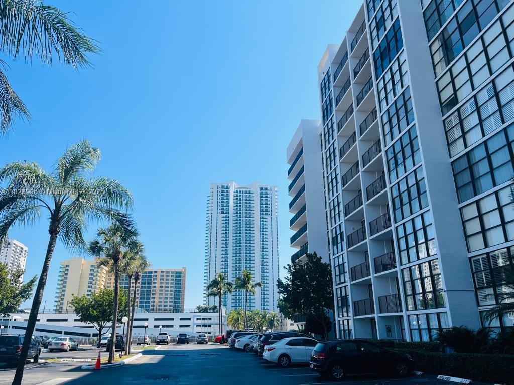OCEANVIEW PARK CONDO - Residential Lease