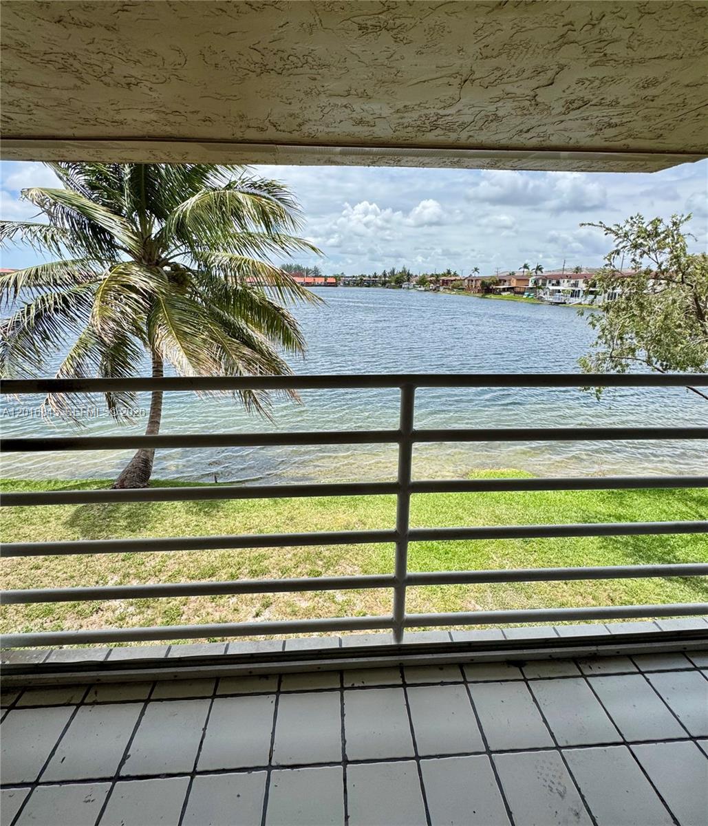 VISTA DEL LAGO CONDO III - Residential Lease