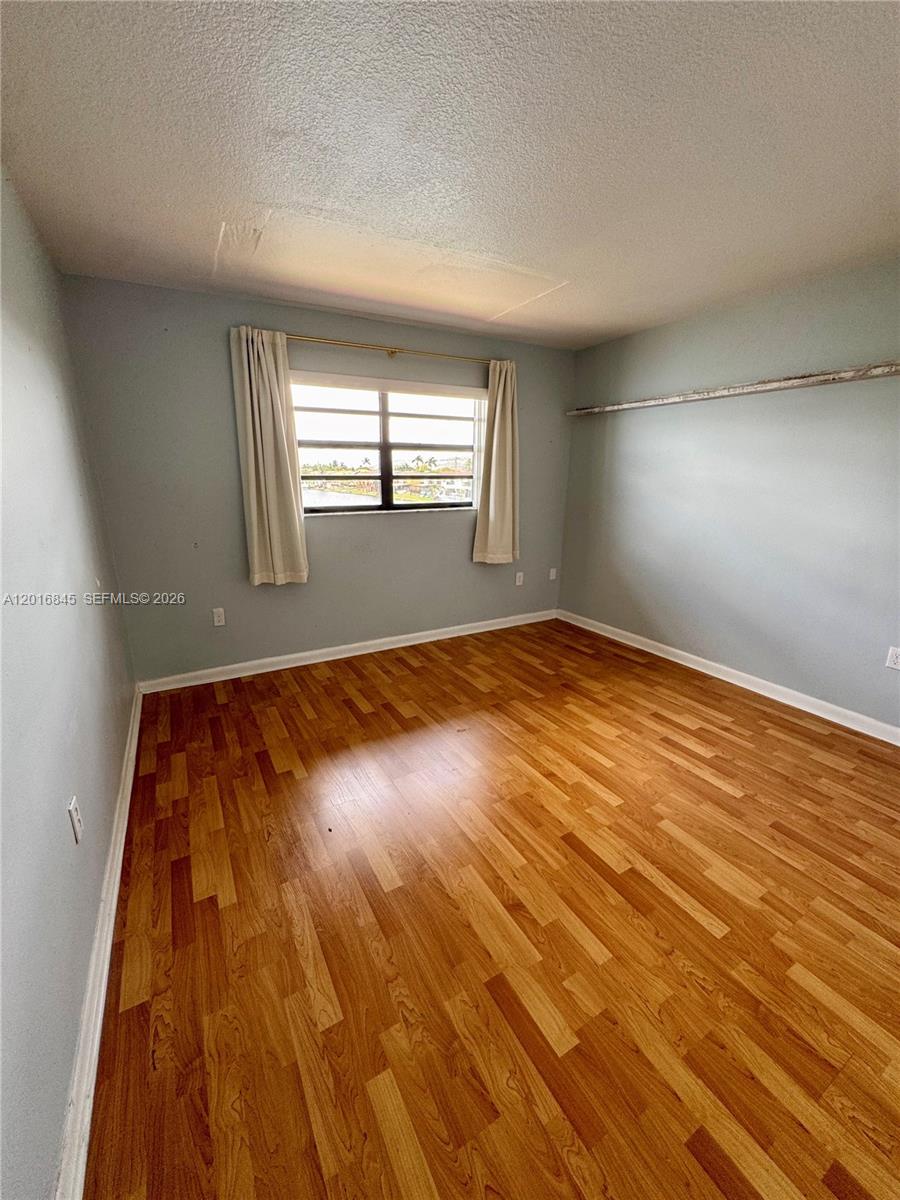 VISTA DEL LAGO CONDO III - Residential Lease
