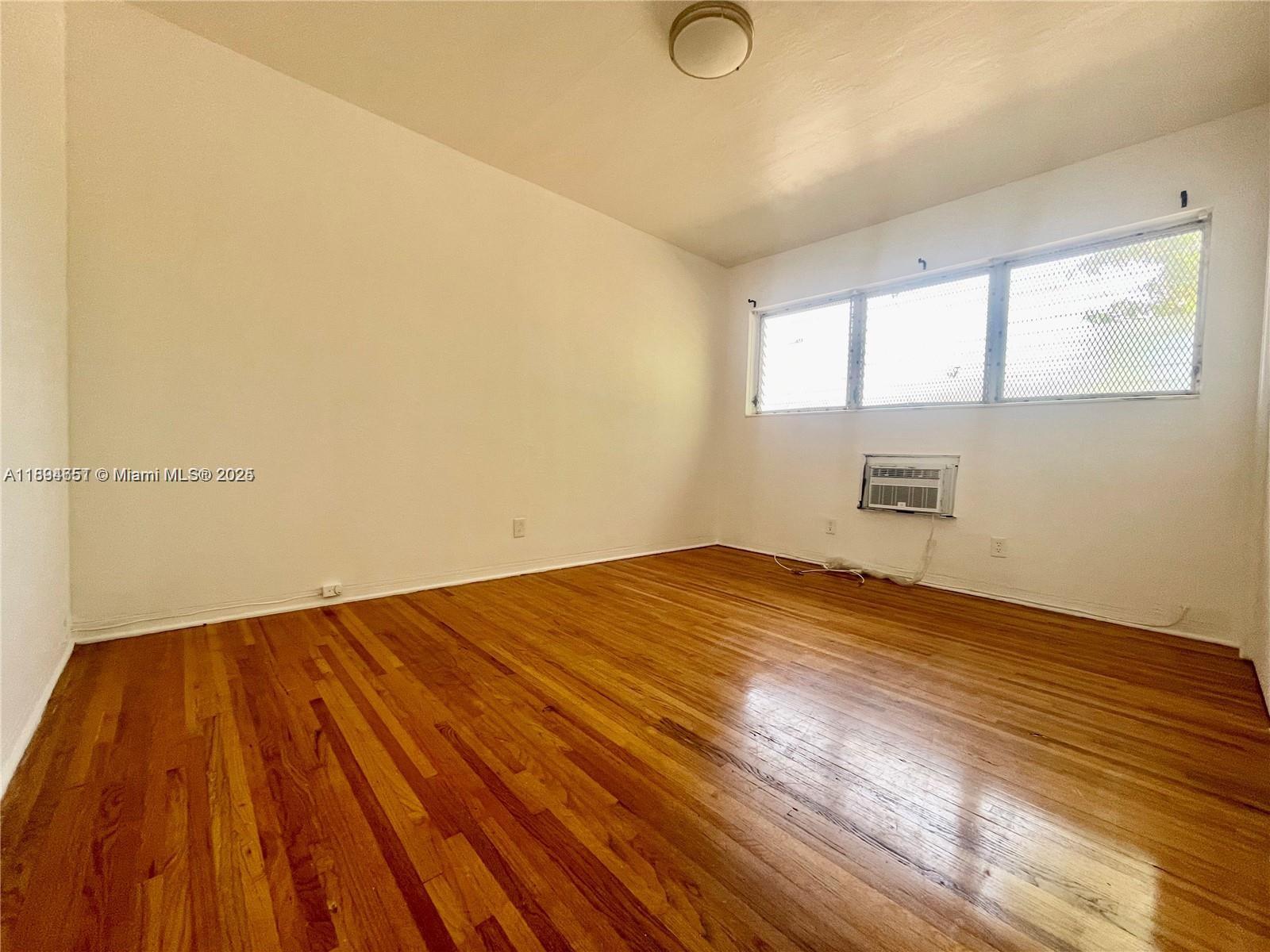 BISCAYNE BCH SUB - Residential Lease