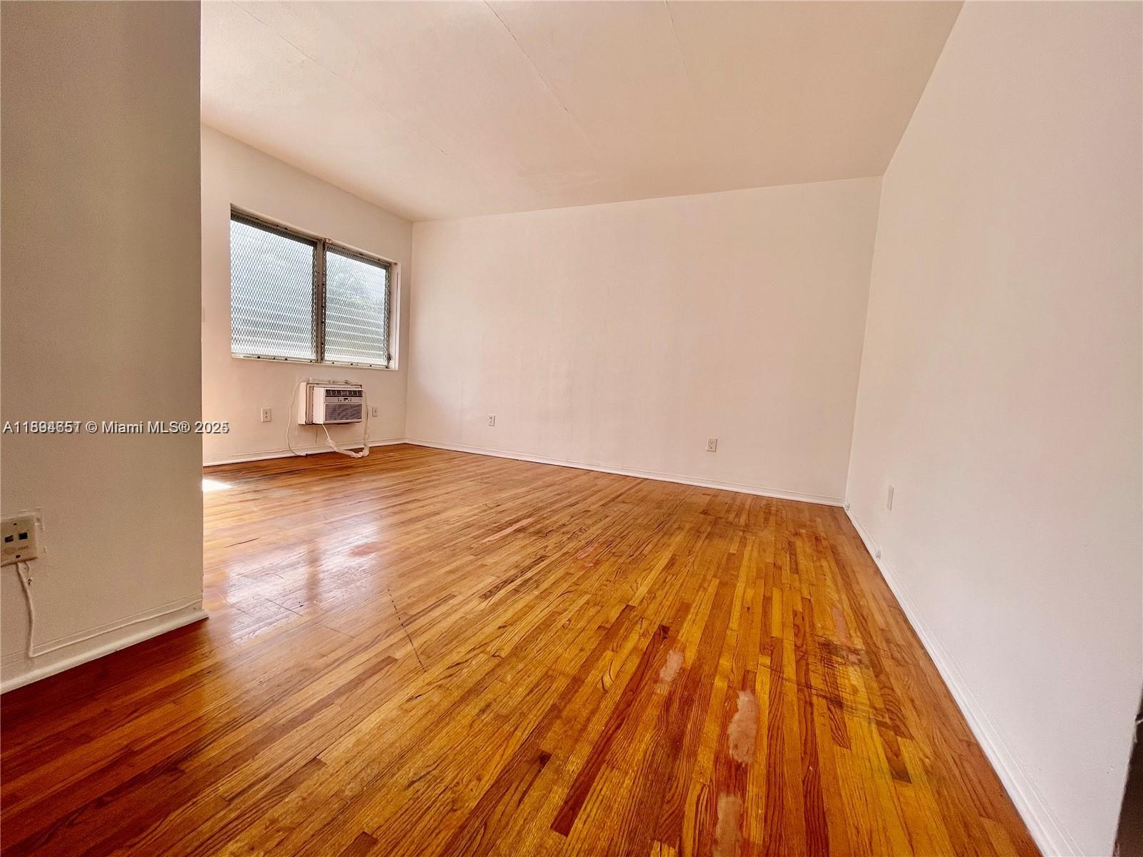 BISCAYNE BCH SUB - Residential Lease