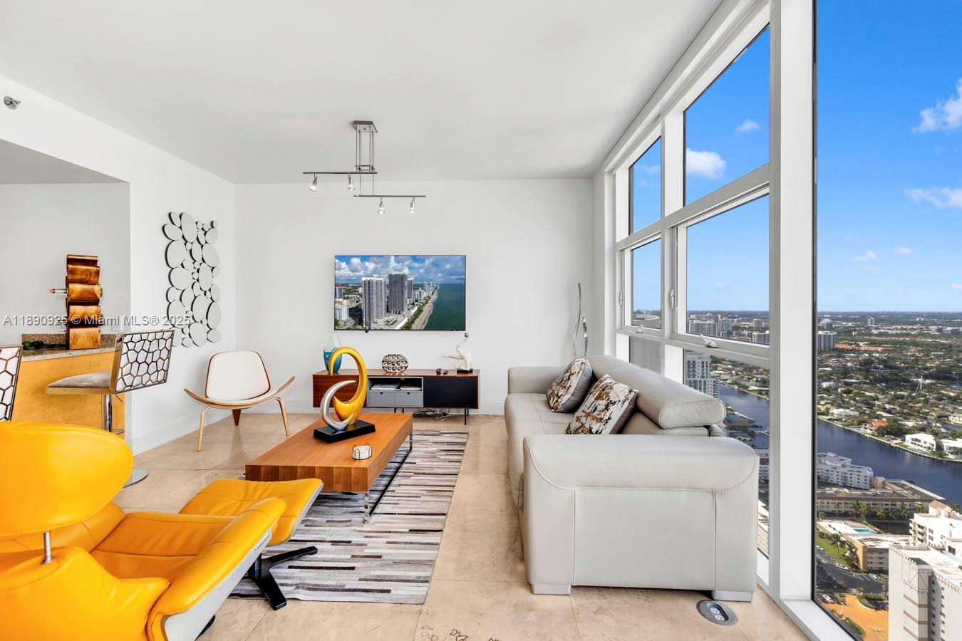 1830 S Ocean Dr 4807