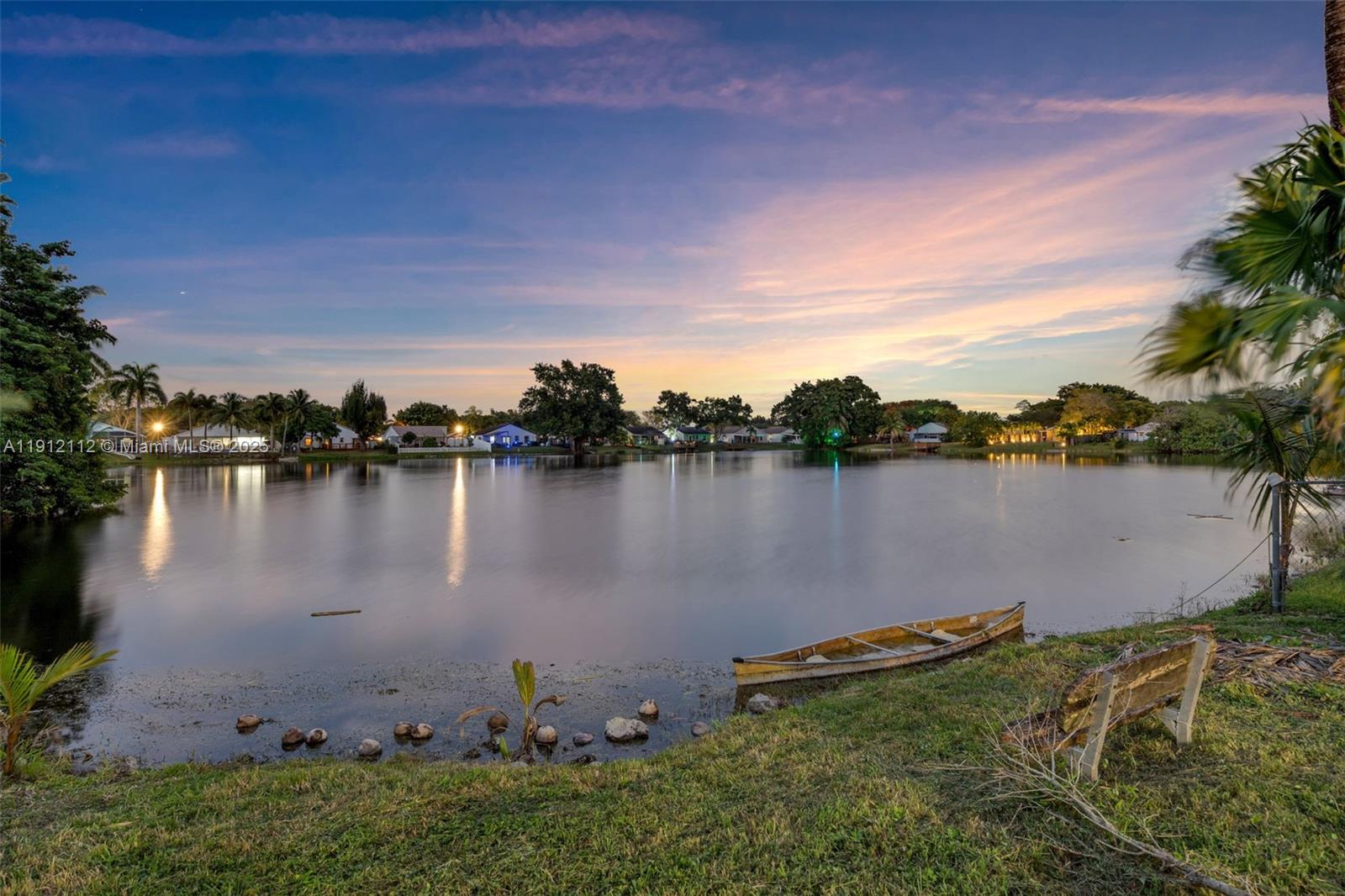 SUMMER LAKE - Residential