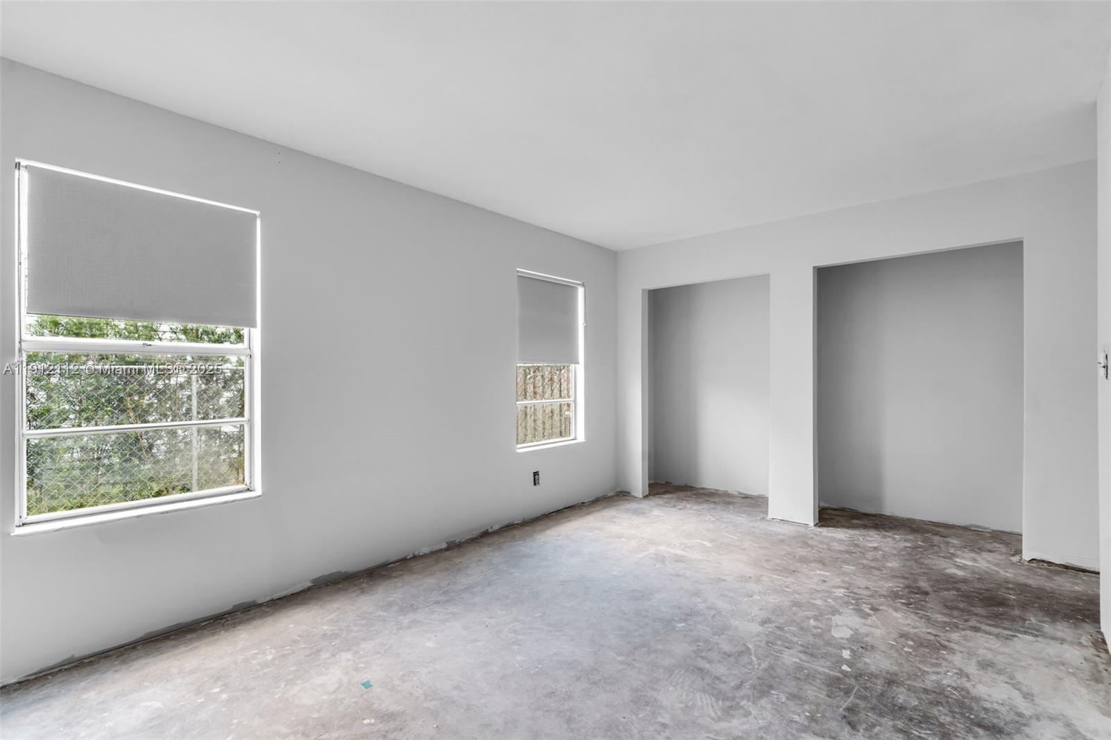 SUMMER LAKE - Residential