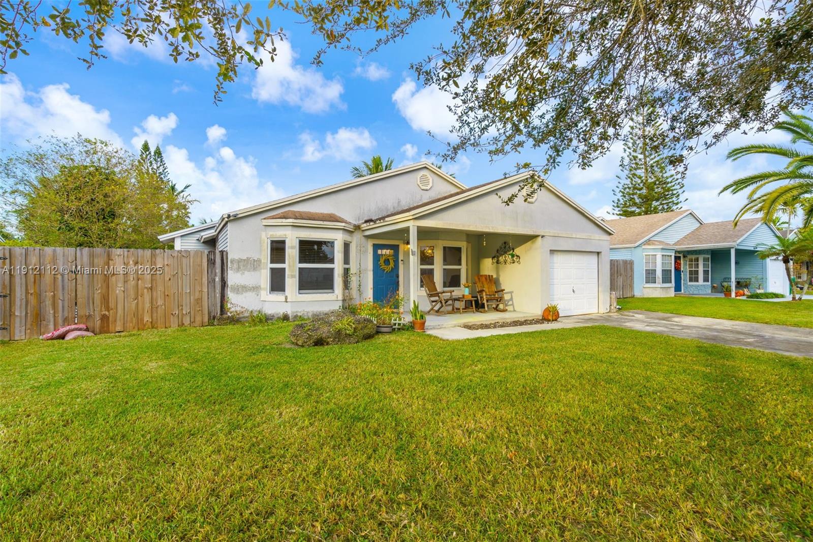 SUMMER LAKE - Residential