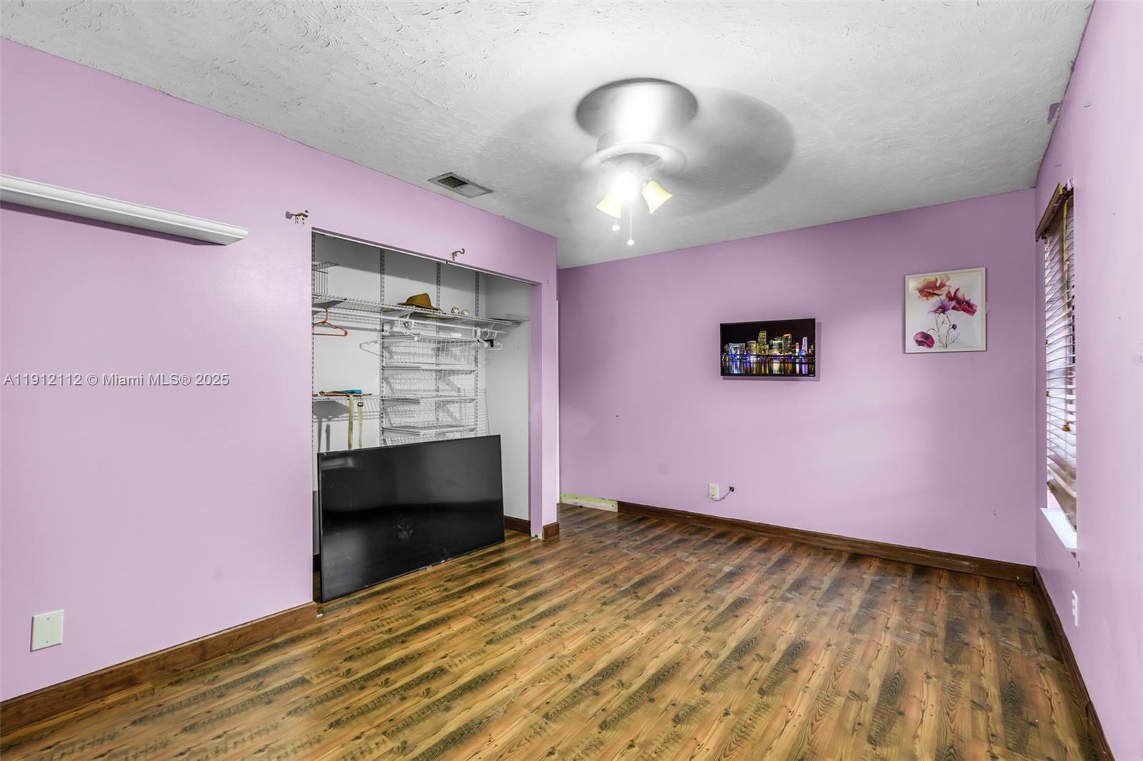 SUMMER LAKE - Residential