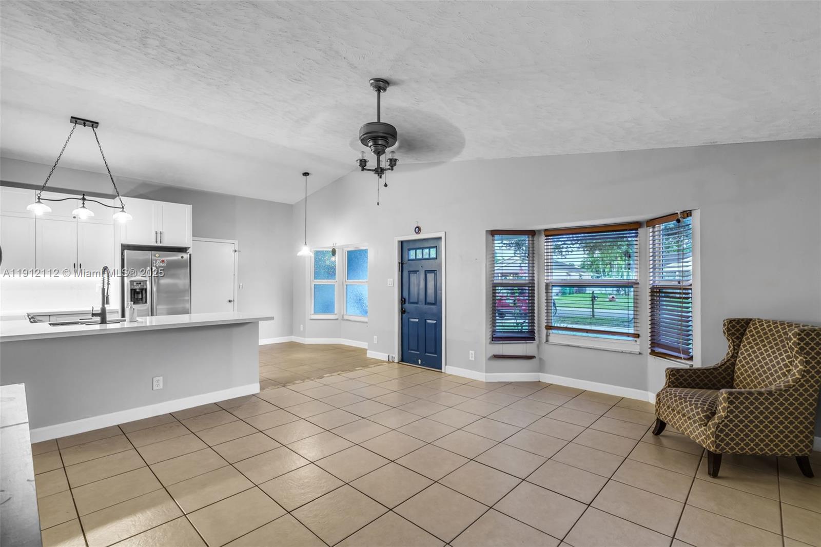 SUMMER LAKE - Residential