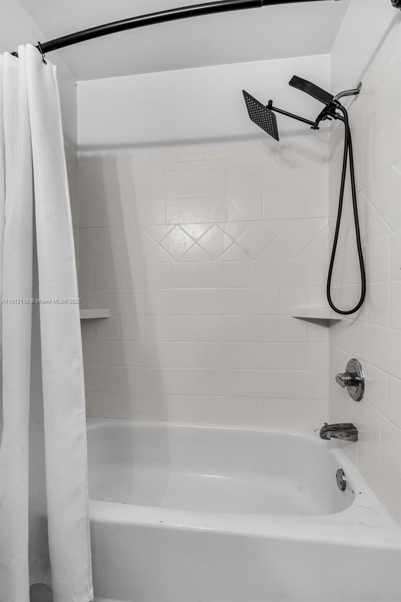 SUMMER LAKE - Residential