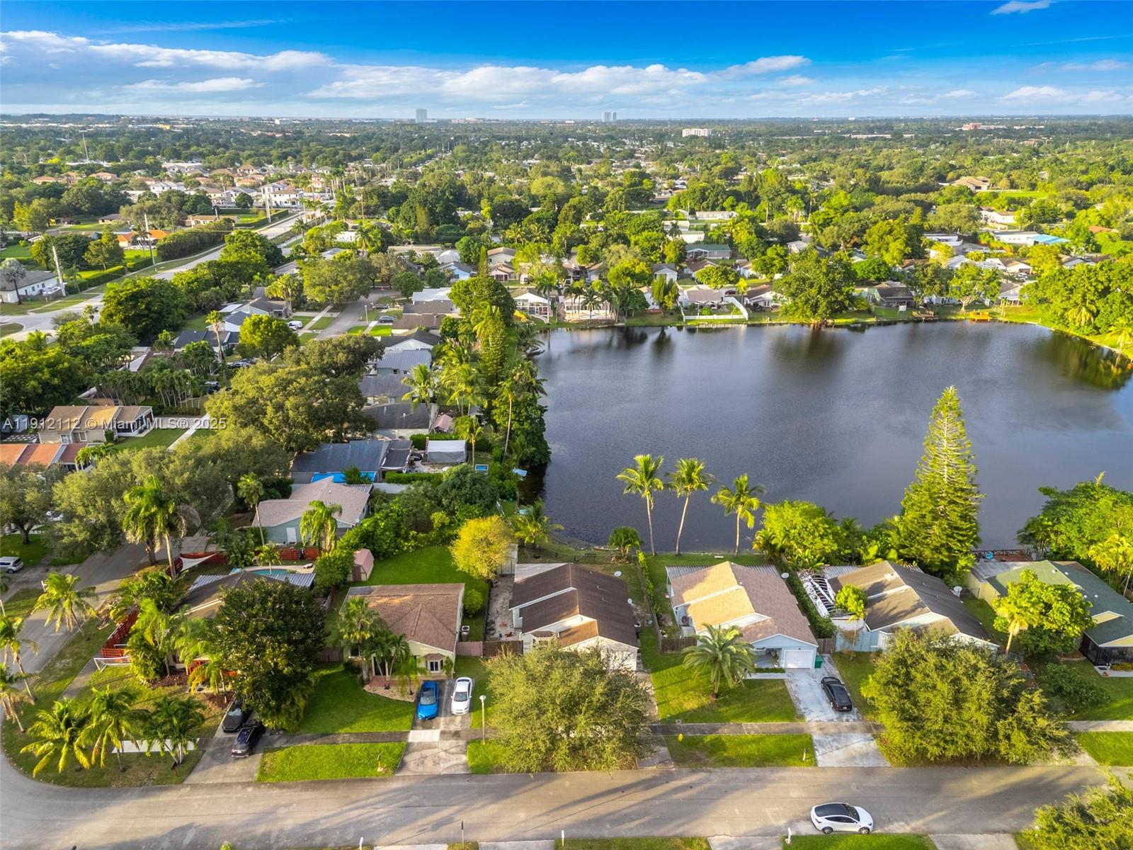 SUMMER LAKE - Residential