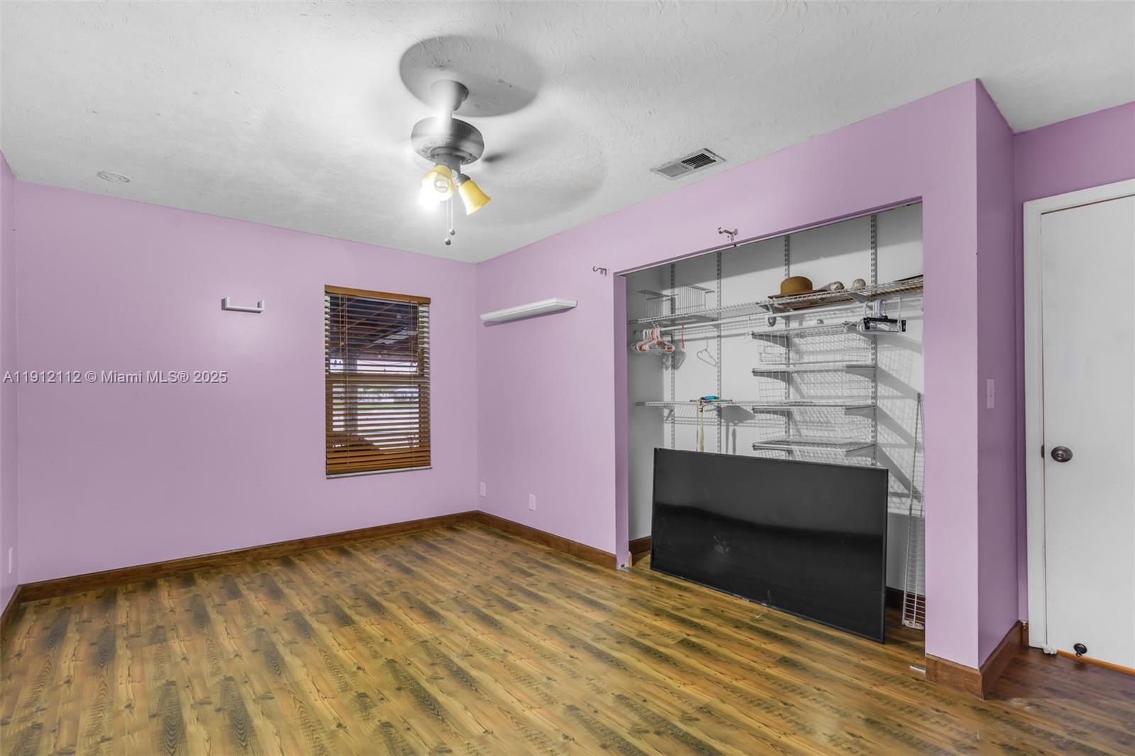 SUMMER LAKE - Residential