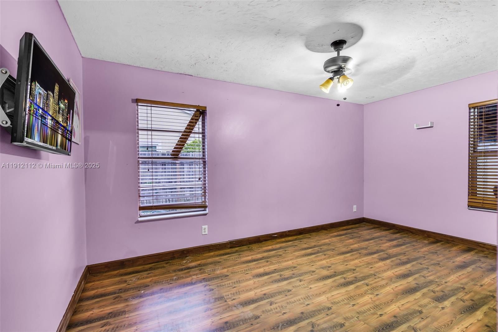 SUMMER LAKE - Residential