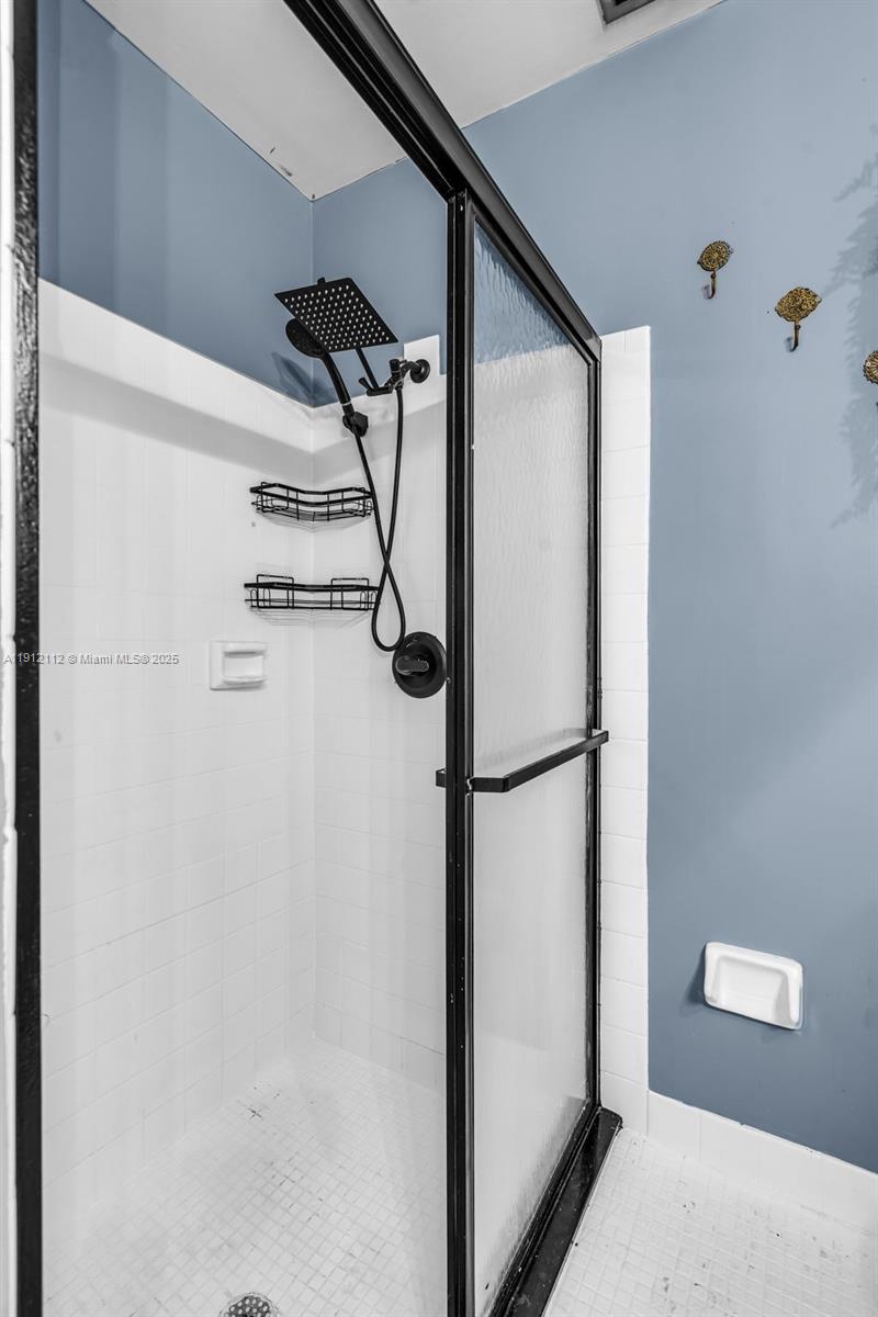 SUMMER LAKE - Residential