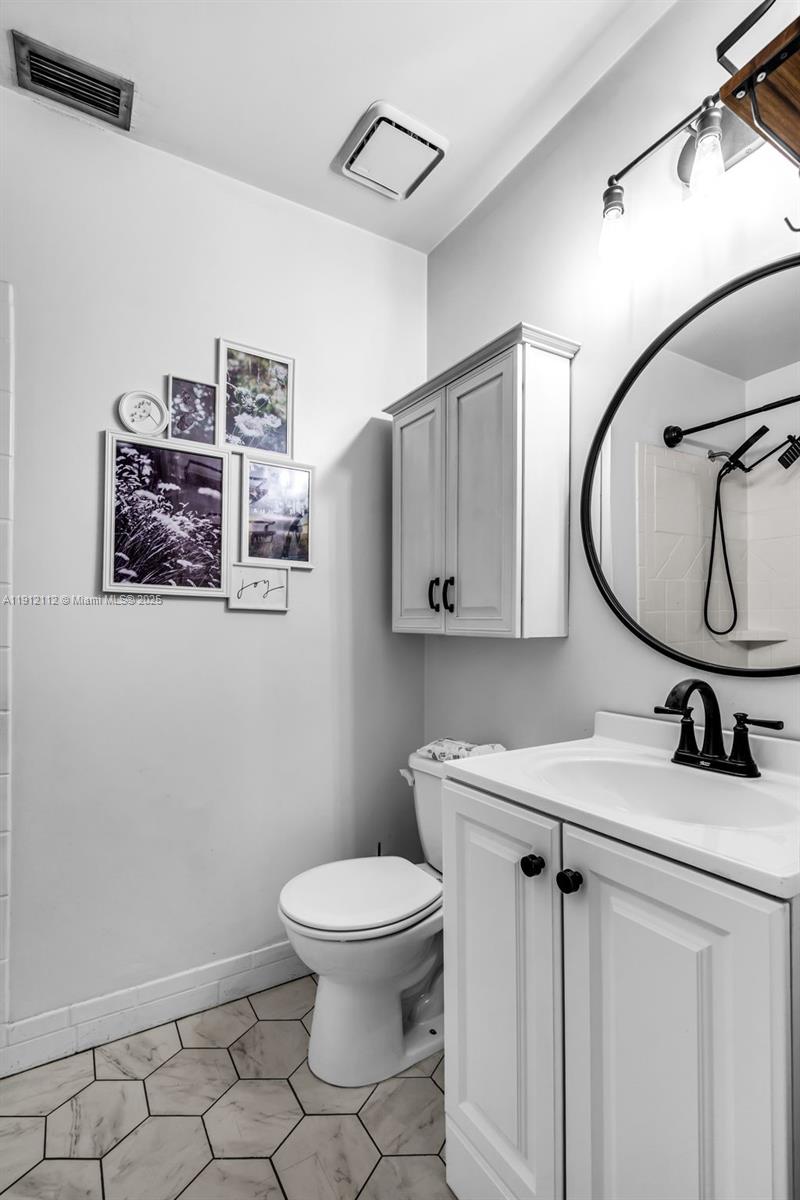 SUMMER LAKE - Residential